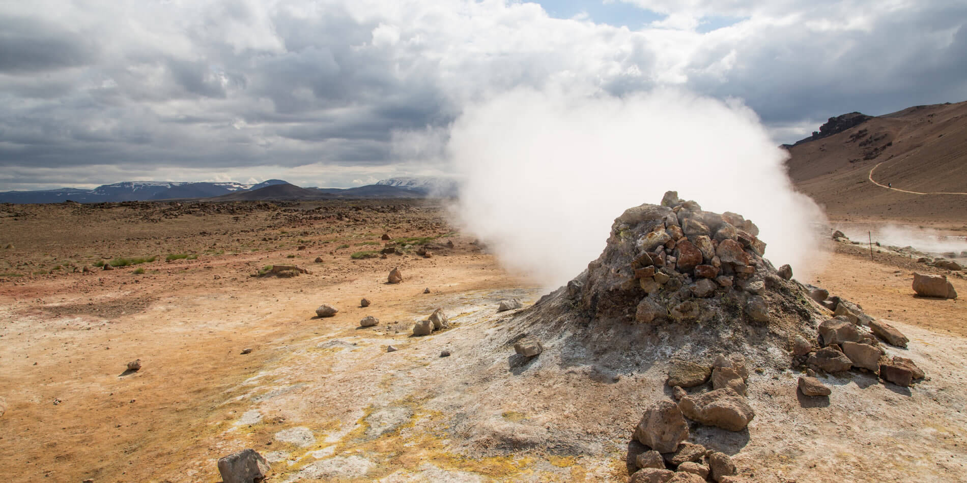 The sulfur rotten egg smell produced by some hot springs is caused by hydrogen sulfide gas (HS2) The sulfur rotten egg smell produced by some hot springs is caused by hydrogen sulfide gas (HS2)